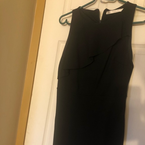 ZARA  fitted black dress! Worn few times only - Picture 1 of 3